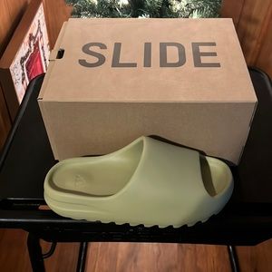 Adidas YEEZY slide Resin size 9